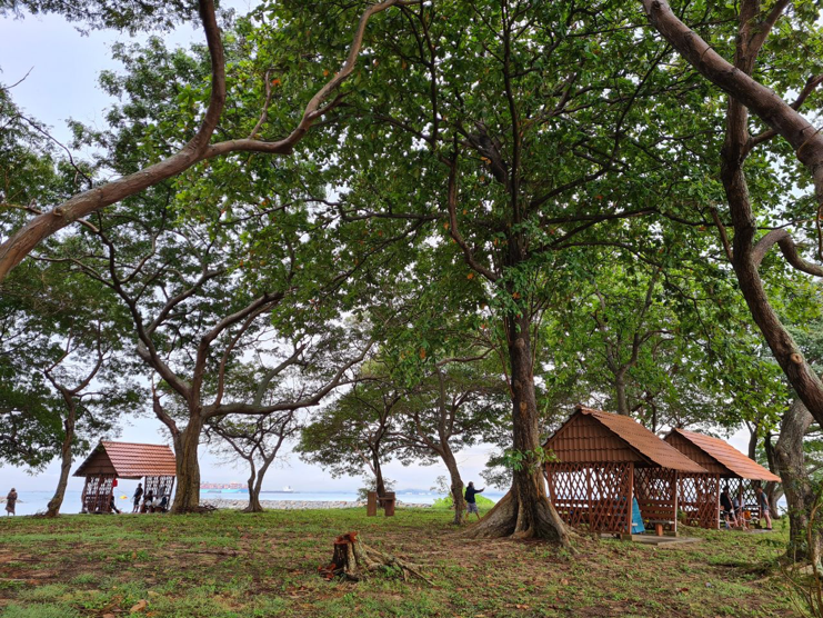 huts on Sisters' Island