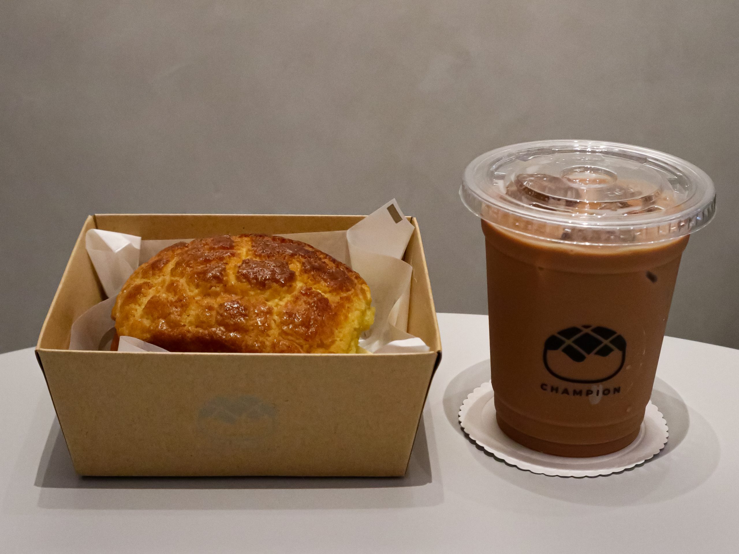 claire_three-new-cafes-tanjong-pagar-champion-bolo-bun-5-butter-bolo-bun-iced-milk-tea