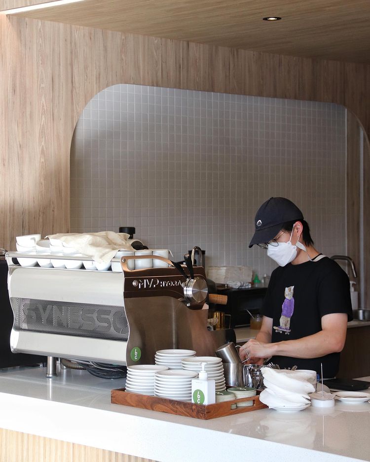 claire-kou-wei-with-yong-wei-kai-coffee-specialty-houses-sgcafehopping
